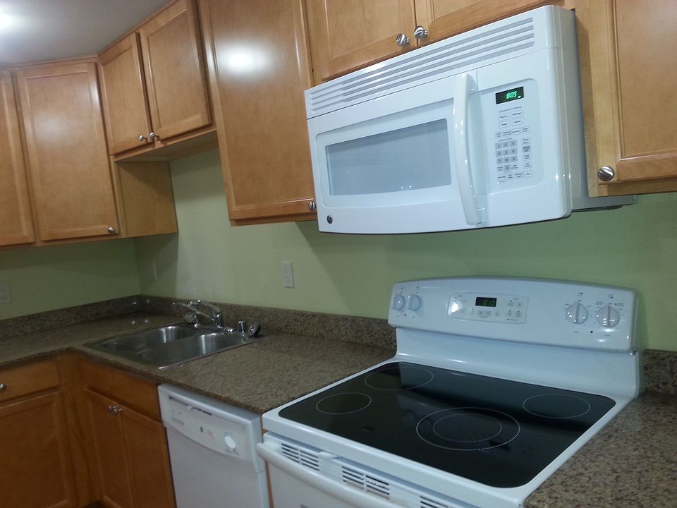 1st image of 20036 30th Ave S APT 2