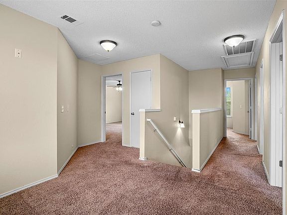 3rd image of 1502 Lakeside Dr