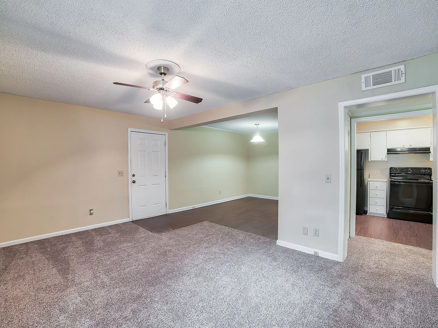Patriot Place Apartments — Photo 3