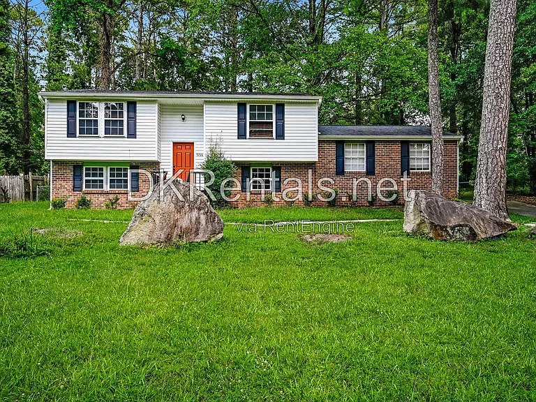 5728 Salem Rd — Photo 1