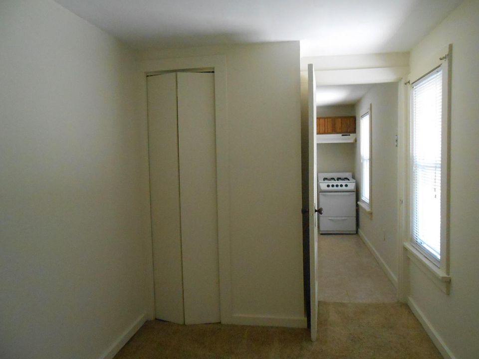 2nd image of 297 Vineyard Ave #C