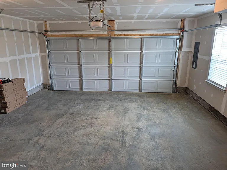 266 Swan Ave — Photo 31