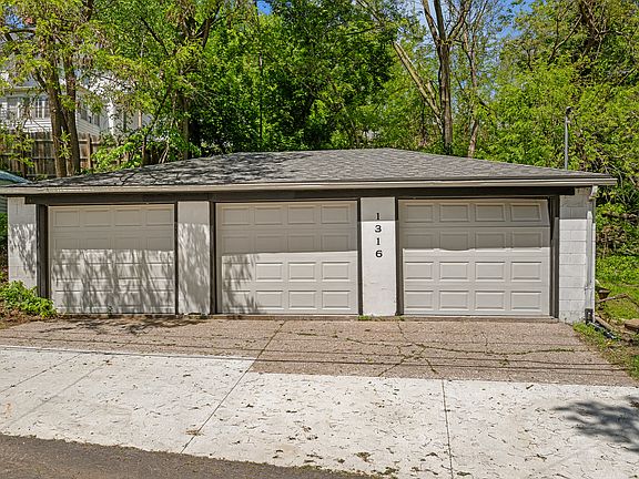 3rd image of 1316 E 9th St