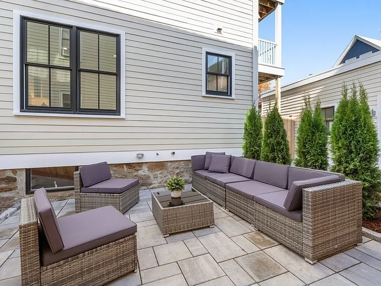 27 Saxton St #1 — Photo 11
