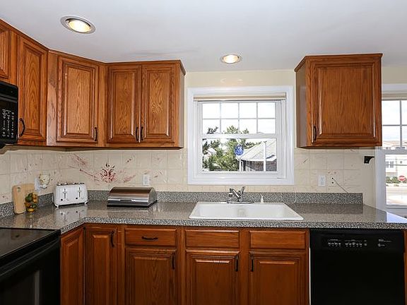 5th image of 104 E South 32nd St