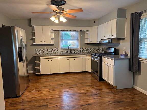 4th image of 1365 Linden Ave