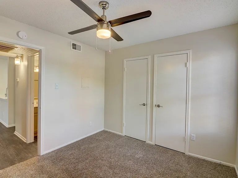 27-web-or-mls-Lake Park Rd-027
