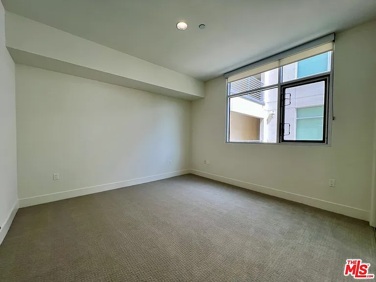 11715 W Bellagio Rd #204 — Photo 13