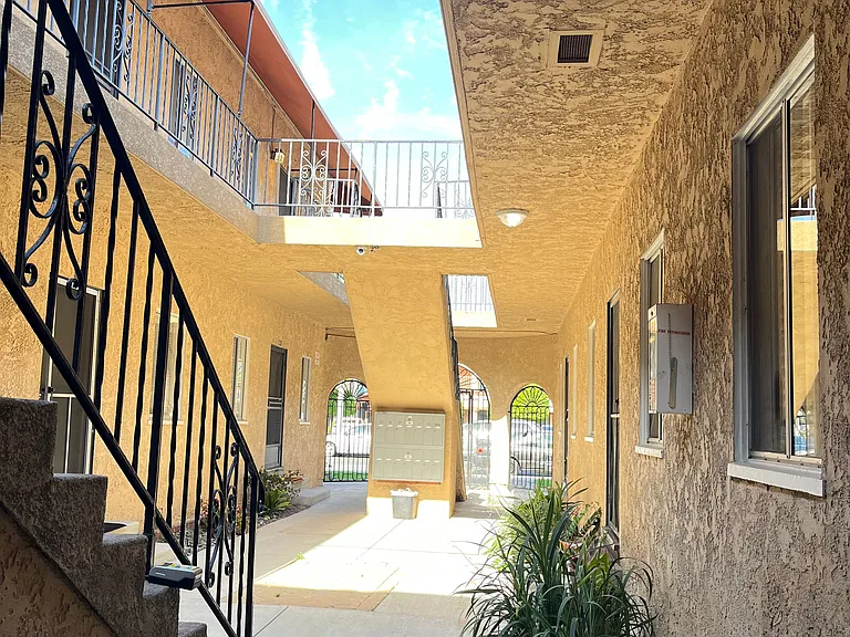 915 Cherry Ave #209 — Photo 6