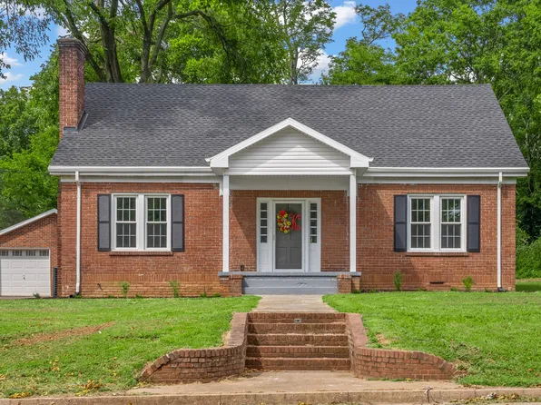 204 Country Club Ln, Hopkinsville, KY 42240