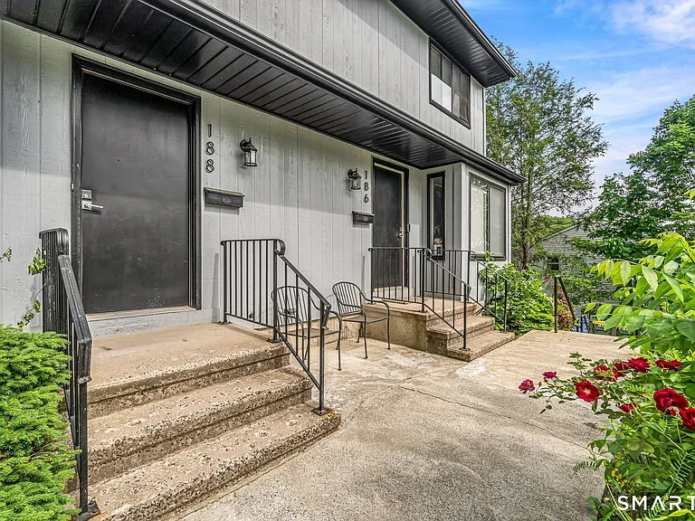 188 Moreland Ave — Photo 9