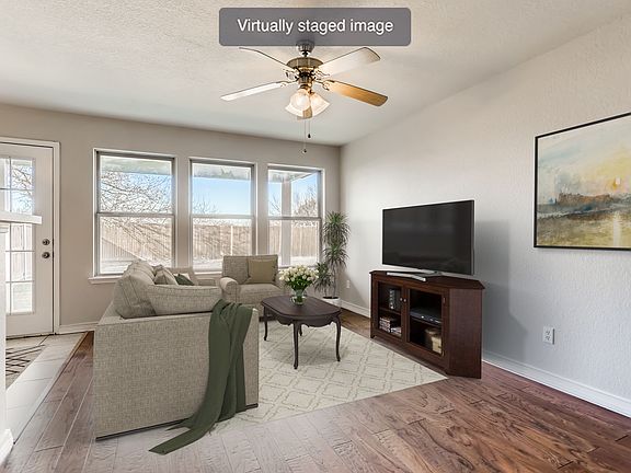3rd image of 10536 Many Oaks Dr