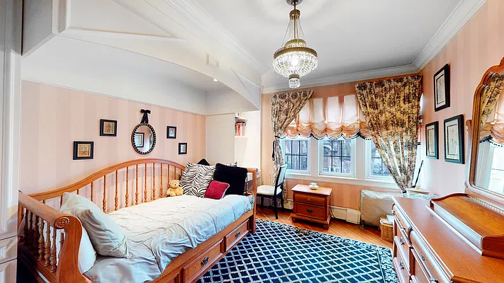 Sold by Capri Jet Realty Corp | media 19