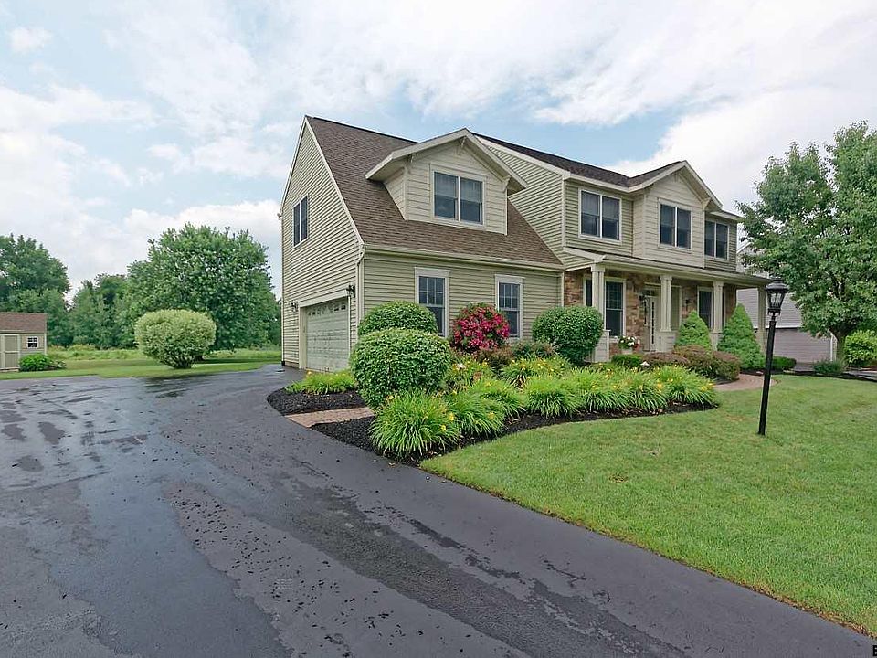 1st image of 4 Canopy Ln