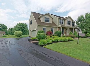 4 Canopy Ln, Ballston Lake, NY 12019