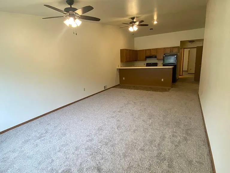 2804 Shady Grove Rd — Photo 3