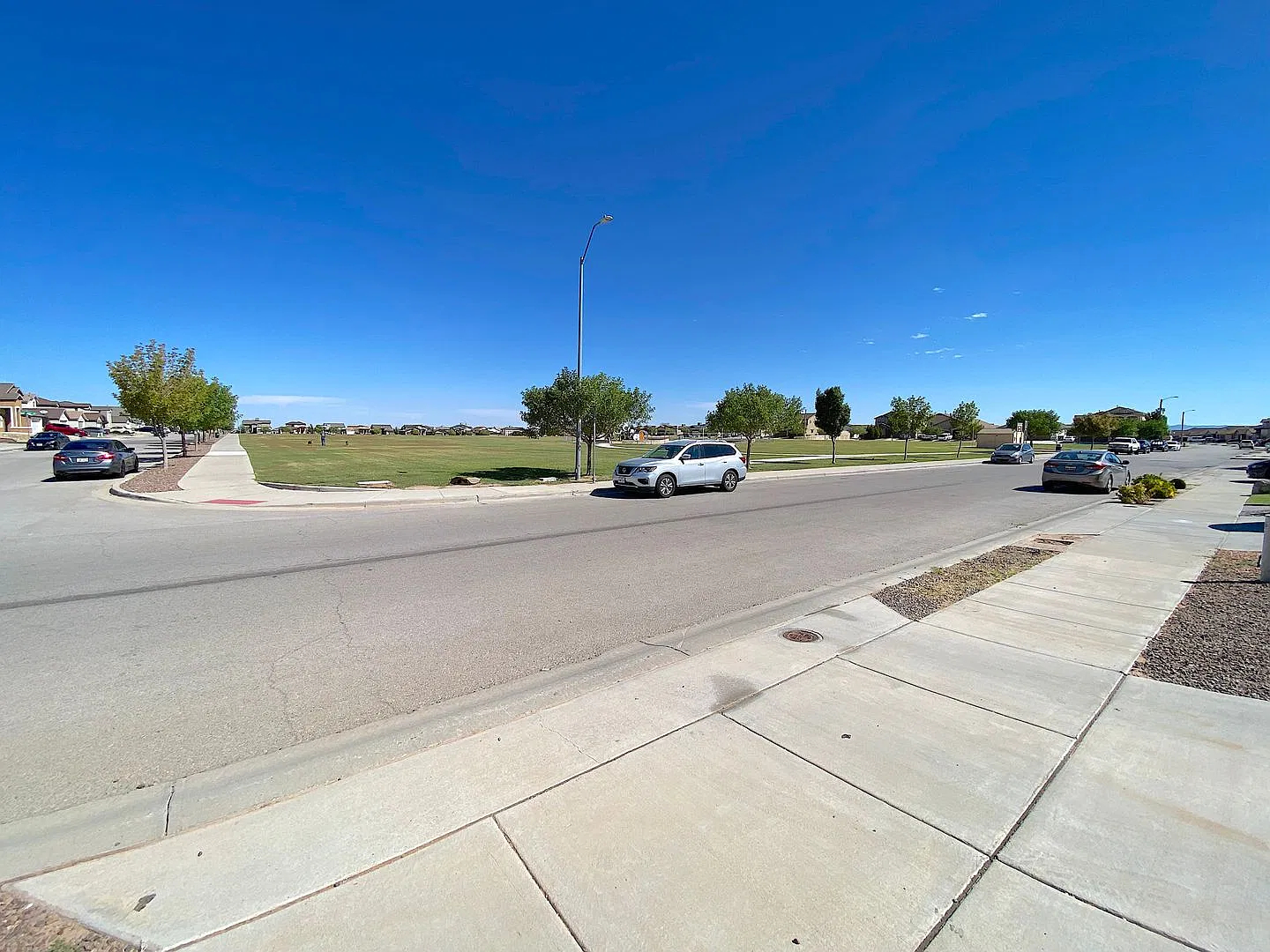 Northeast El Paso 4 bed with Refrig A/C across from Park/Playground — Photo 2