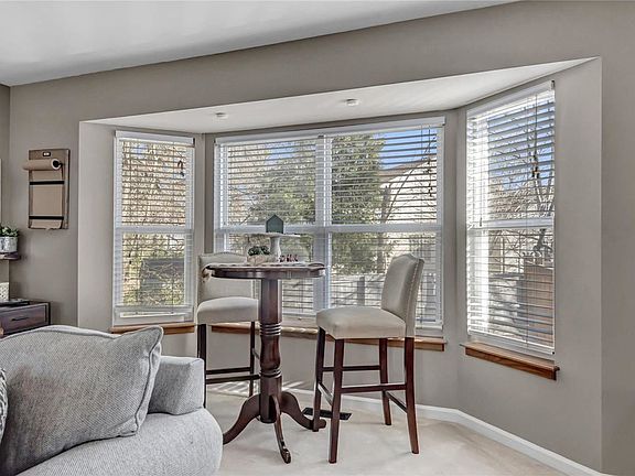5th image of 1000 Huntington Dr