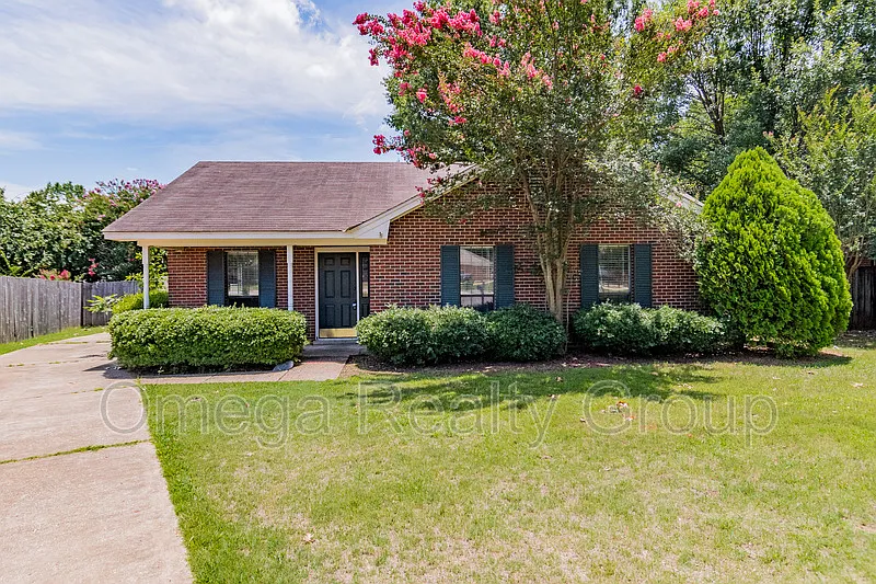3 bed, 2.0 bath, 1594 sqft, $1,400 — Photo 1