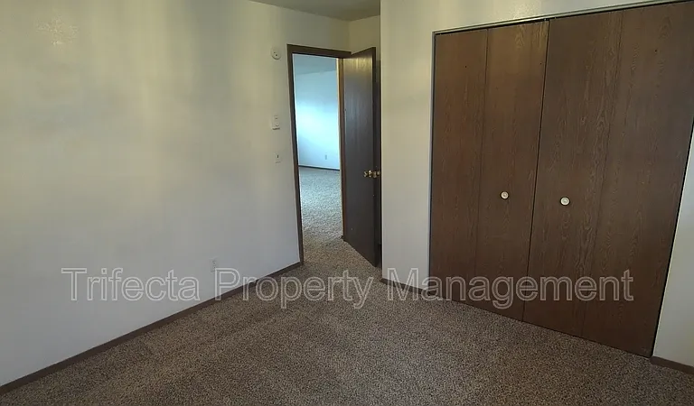 4953 Basswood Dr — Photo 12