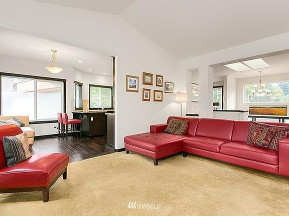 5th image of 8420 NE 136th St