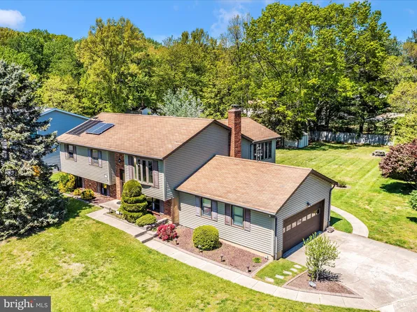 8344 Capel Dr, Pasadena, MD 21122