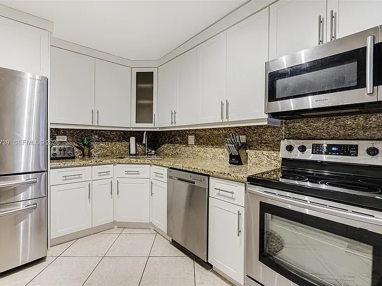 6039 Collins Ave #936 — Photo 12