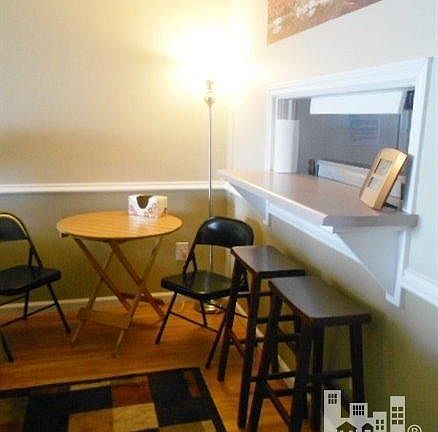 Breakfast bar