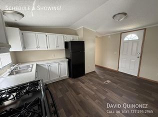 6706 Country Ln, Belleville, MI 48111