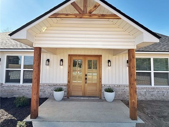 3rd image of 23478 Wolf Valley Rd