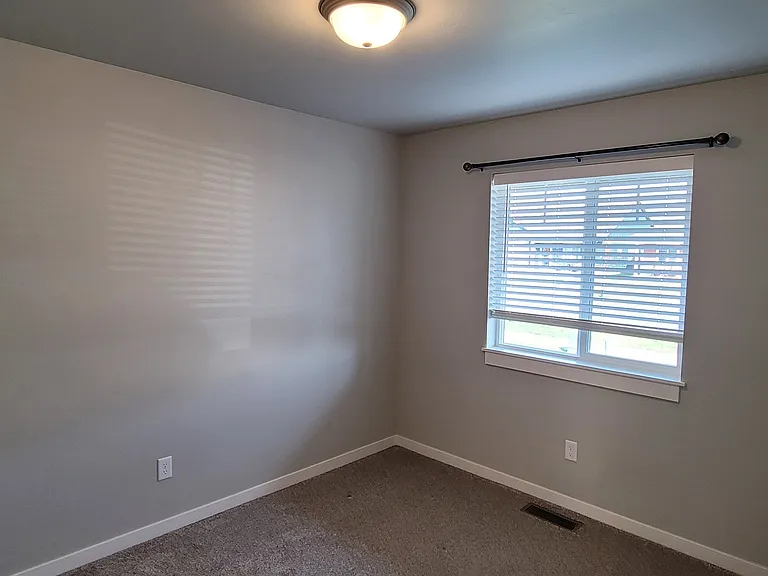808 Foxglove Dr — Photo 6