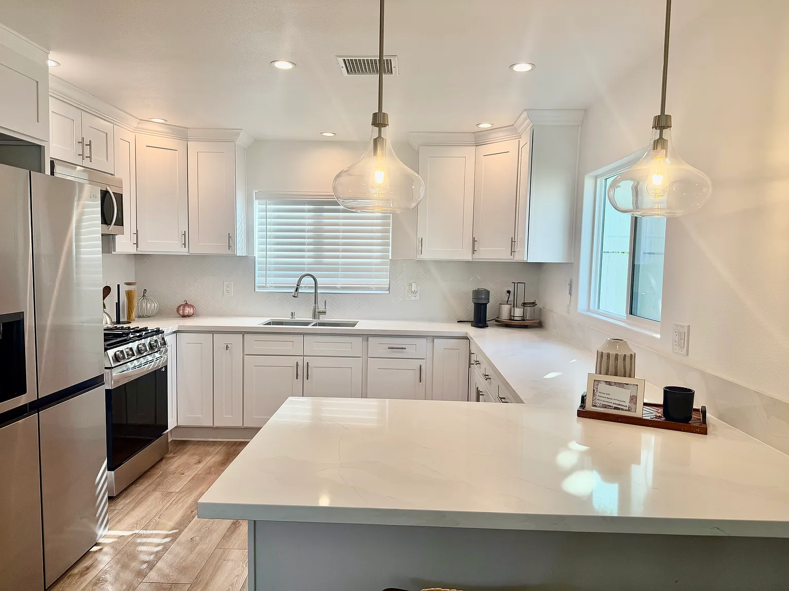 2 bed, 800 sqft, $2,600 — Photo 4