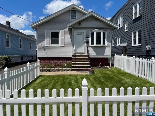 35 Devon St, North Arlington, NJ 07031