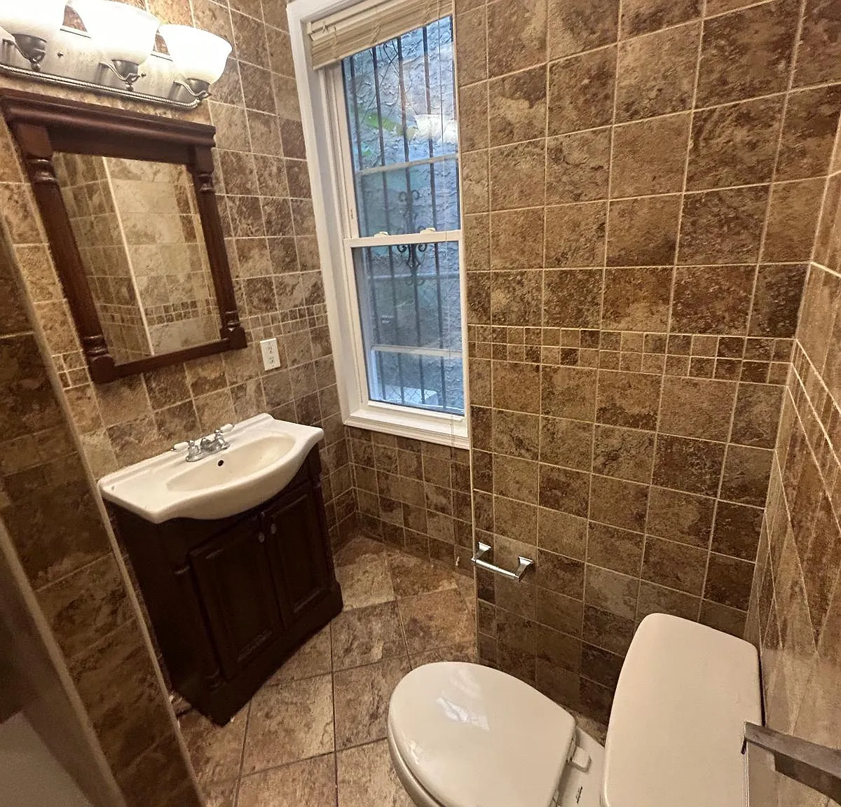 2 bed, 1200 sqft, $1,375 — Photo 3