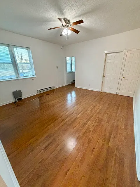 2 bed, 900 sqft, $1,400 — Photo 4