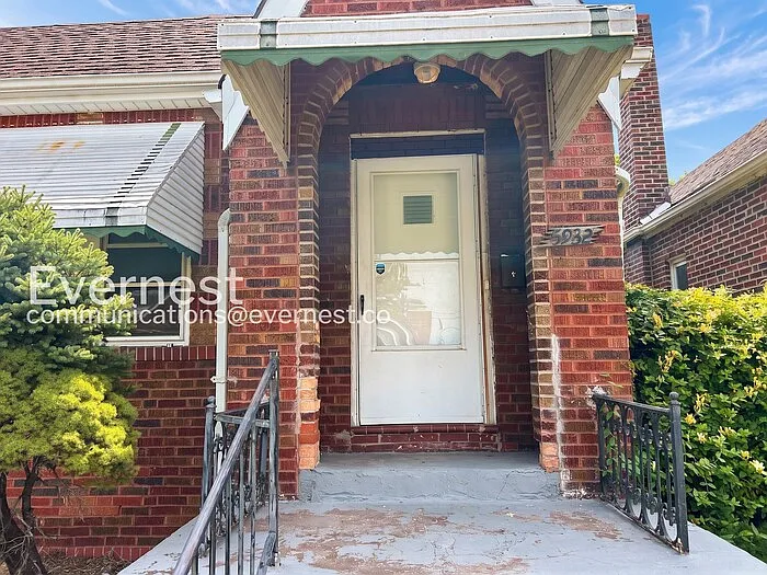 3 bed, 1.0 bath, 1080 sqft, $1,095 — Photo 3