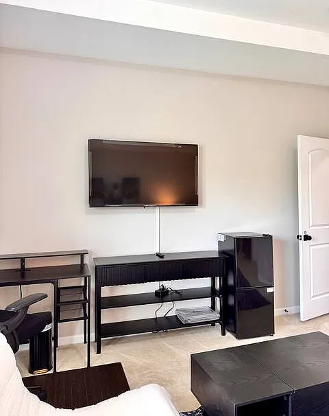 7070 Founders Way — Photo 3