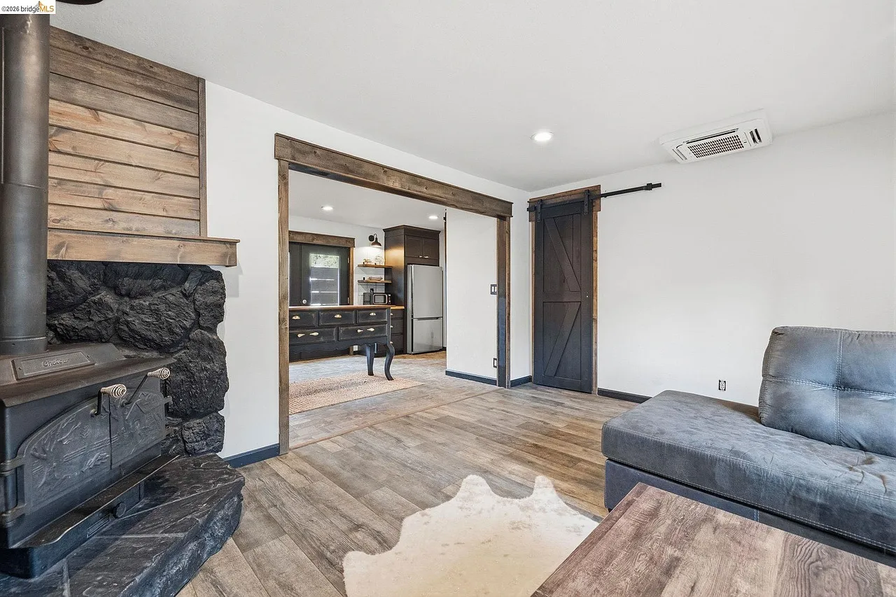 20568 Chief Fuller Way — Photo 1