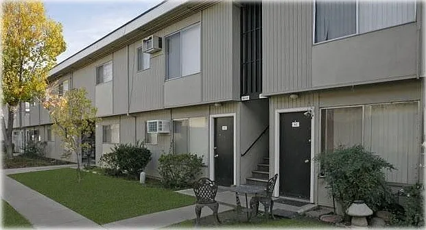 Markston Apartments — Photo 15