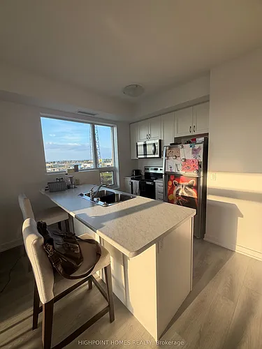 5055 Greenlane #506 Photo 1