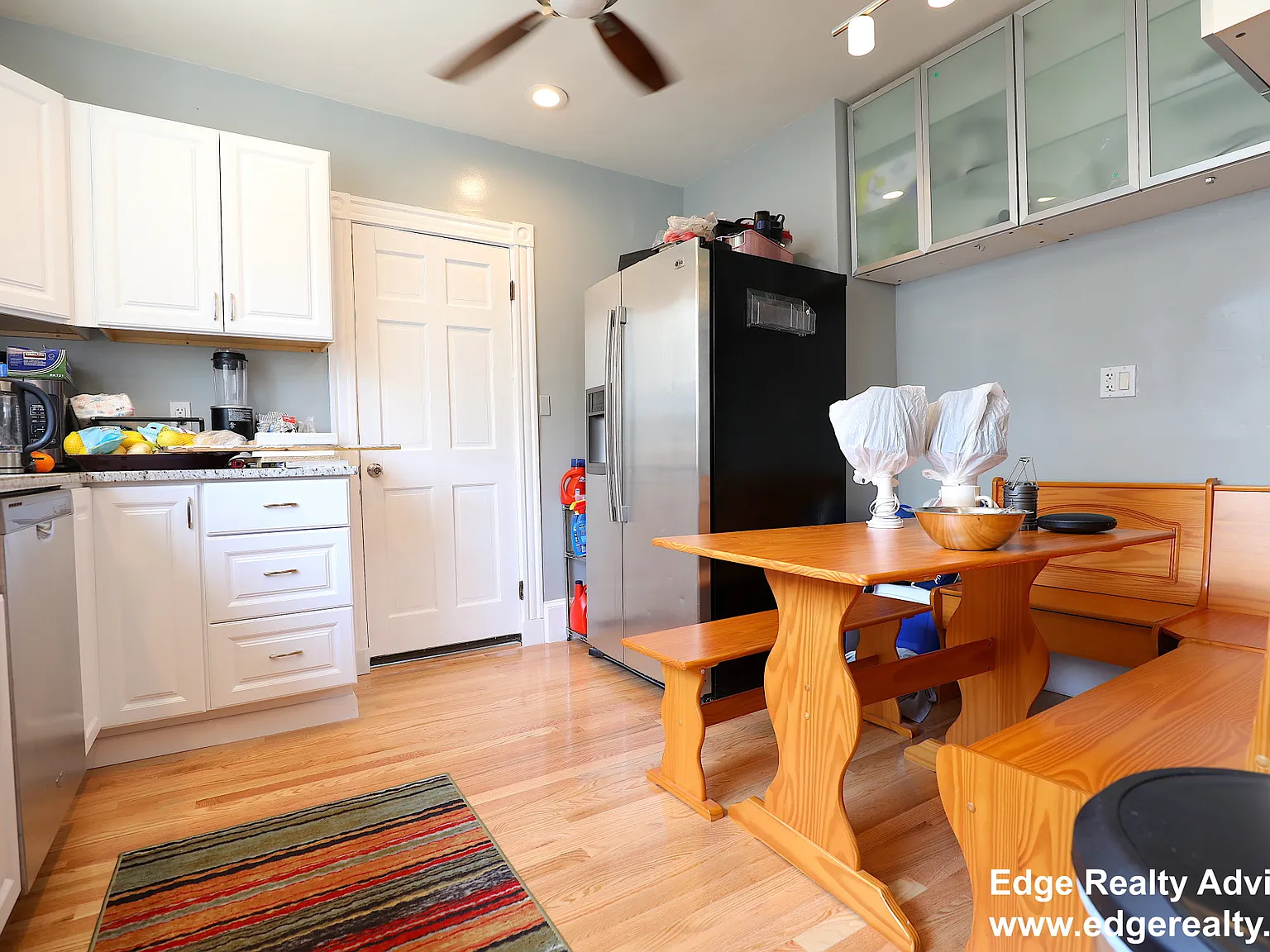 3 bed, 1100 sqft, $3,600 — Photo 2
