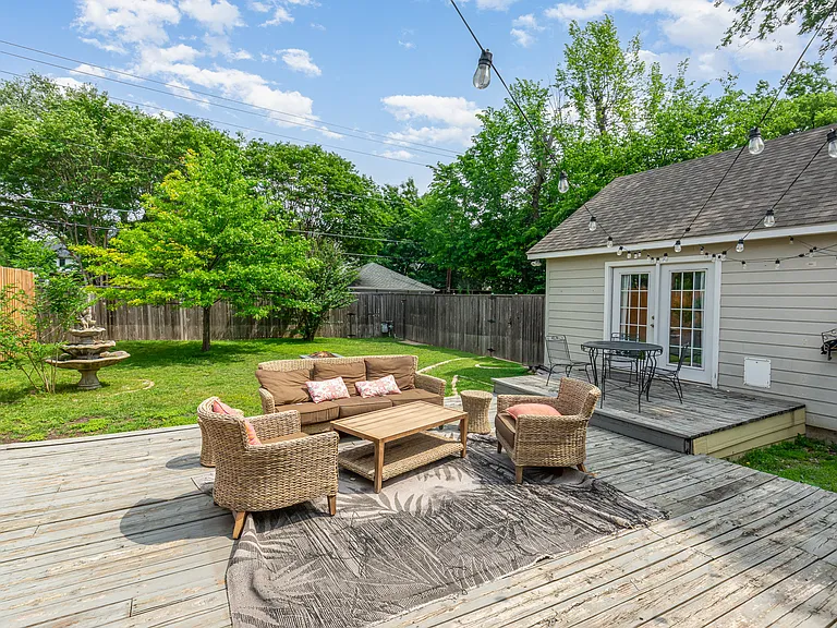 4220 Lovers Ln — Photo 24