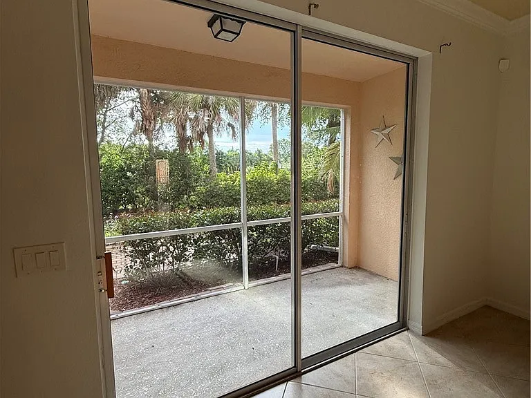 10020 Via Colomba Cir — Photo 14
