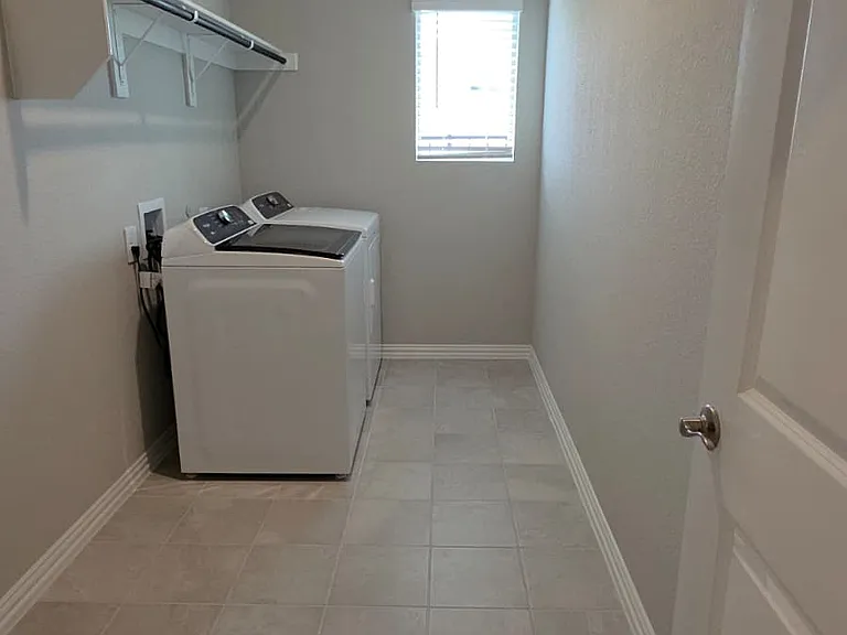 3806 High Valley Dr — Photo 6