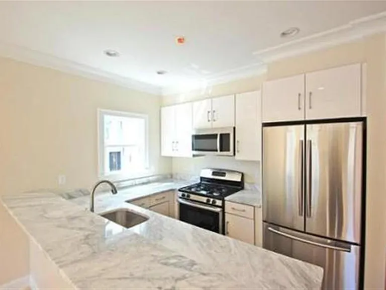 11 Sheridan St #2 — Photo 1