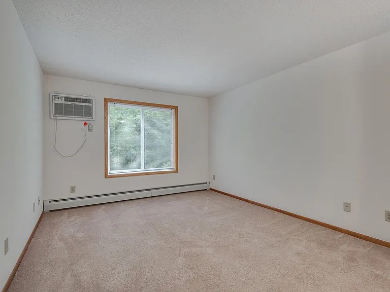 Vernon Oaks Apartments — Photo 23