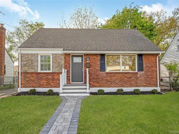 728 Martin Drive, Uniondale, NY 11553
