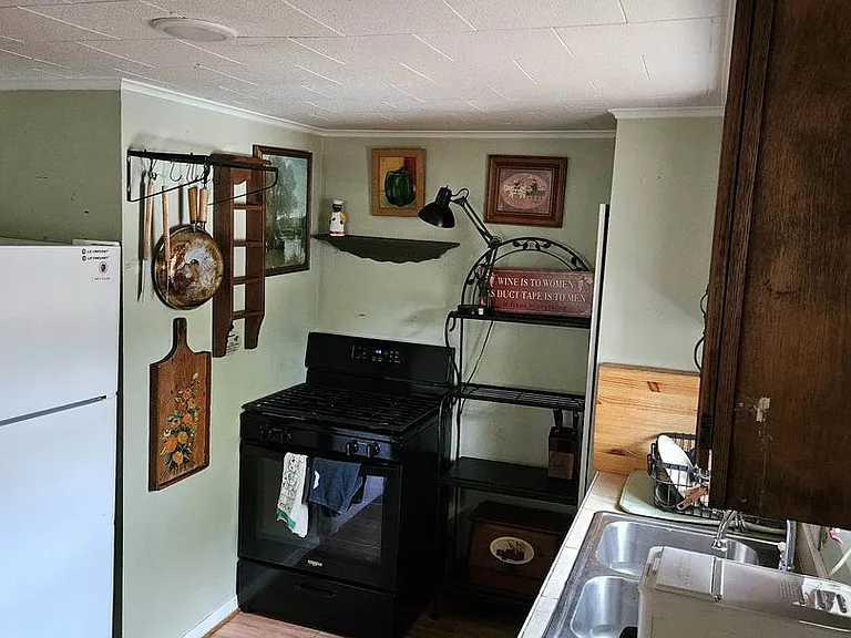 309 Pecan St — Photo 8