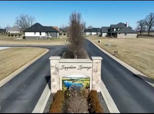 7126 N Lakeshore Dr, Greenfield, IN 46140