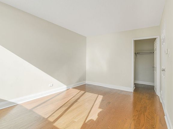 5th image of 540 Main St APT 1910